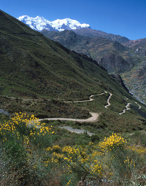 Stra&szlig;e Richtung Illimani